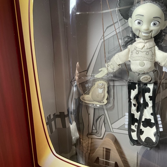 Disney TOY STORY JESSIE doll marionette. In vintage TV for display - Picture 5 of 8